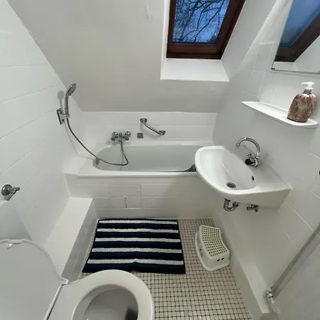 Modernes 9 In