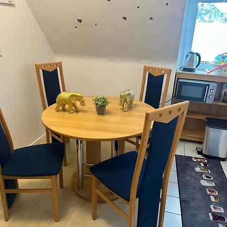 Modernes 9 In *